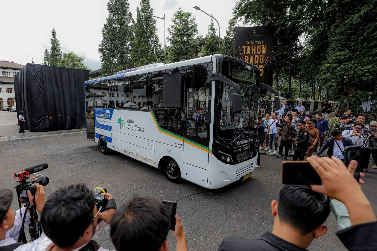 Mitigasi Dampak BRT Bandung: Wali Kota Muhammad Farhan Siapkan Solusi Parkir dan Ekonomi
