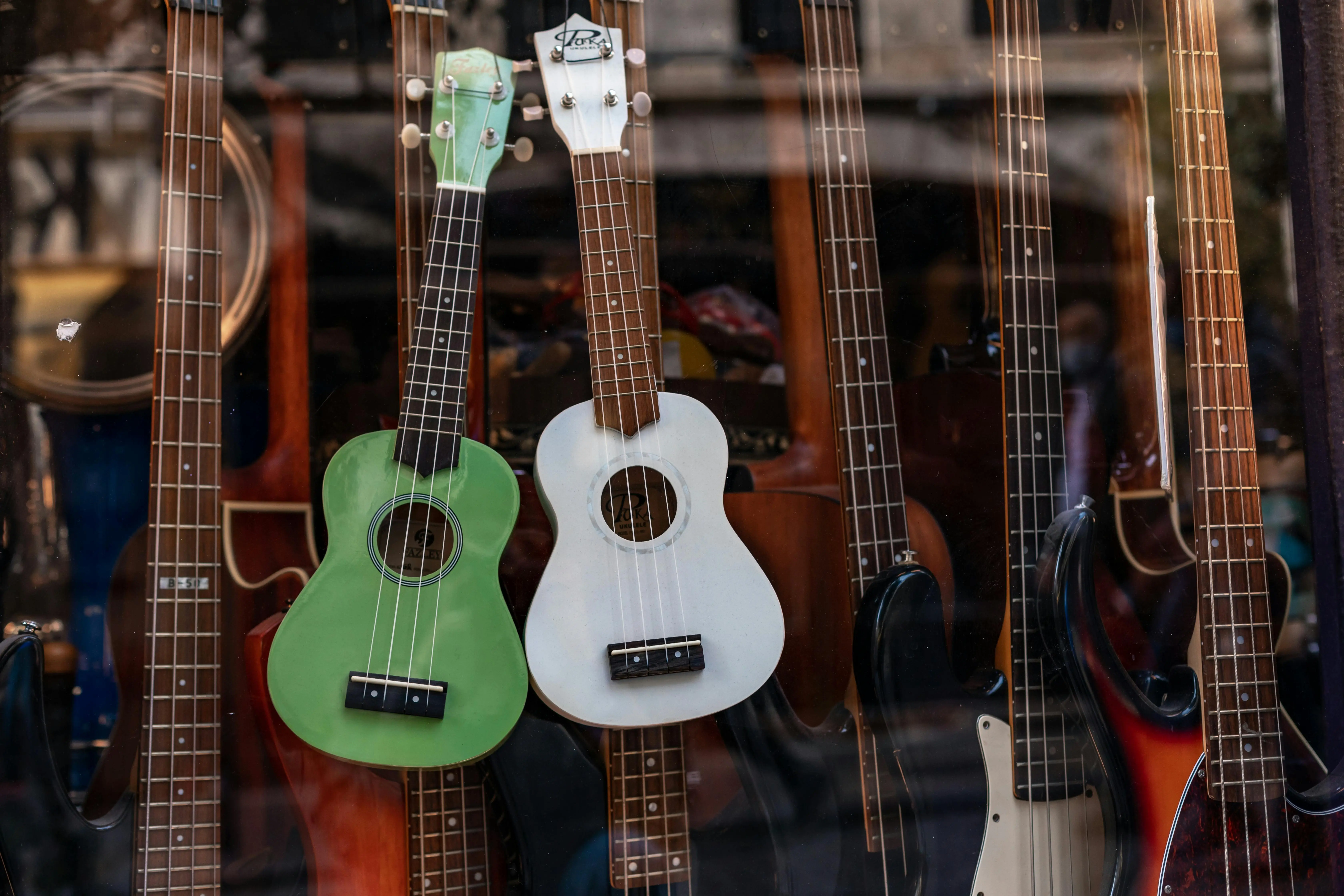 Mengenal Jenis-Jenis Gitar Dari Akustik Hingga Archtop