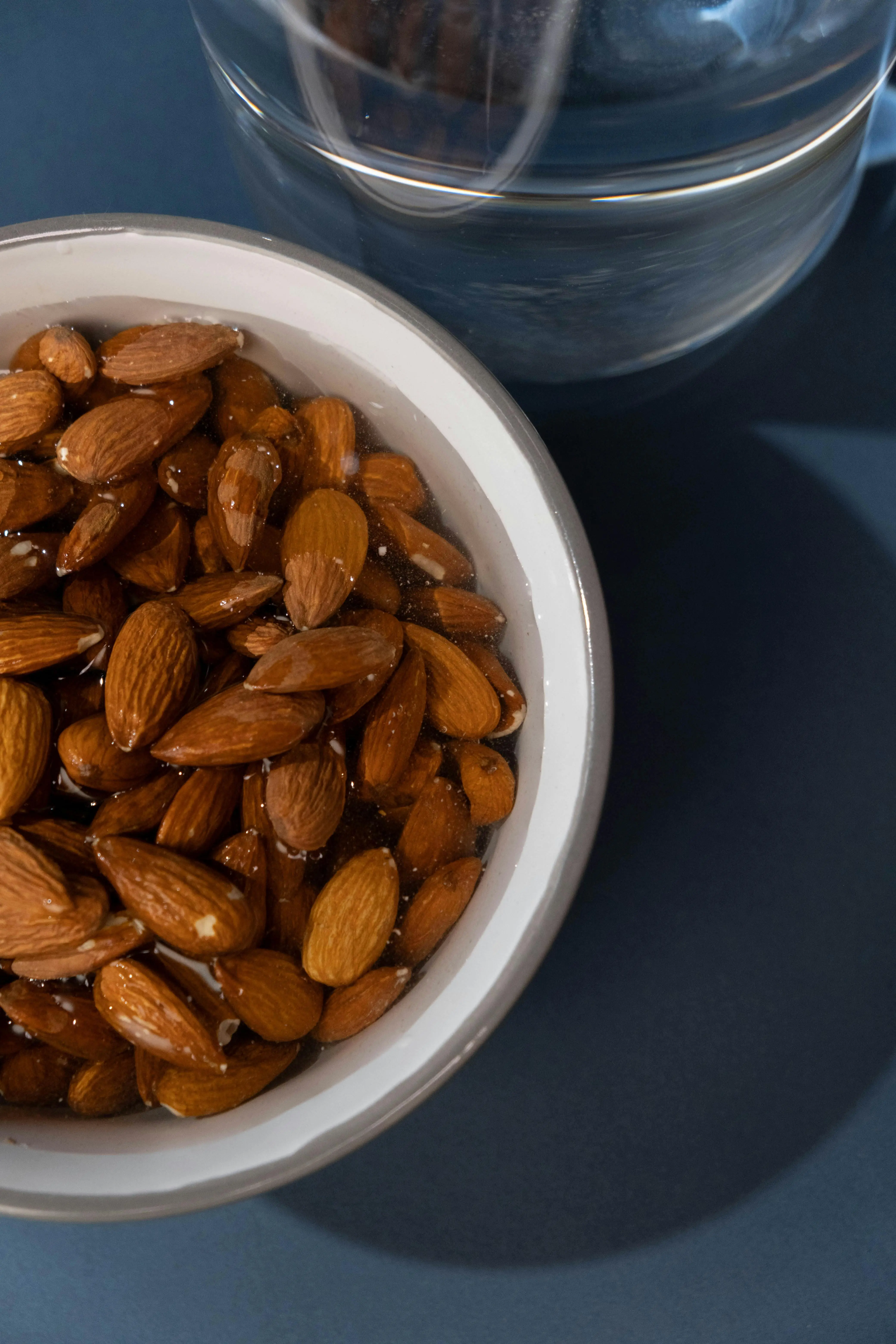 Rahasia di Balik Almond: Mengapa Kacang Ini Jadi Sumber Lemak Sehat Terbaik bagi Jantung?