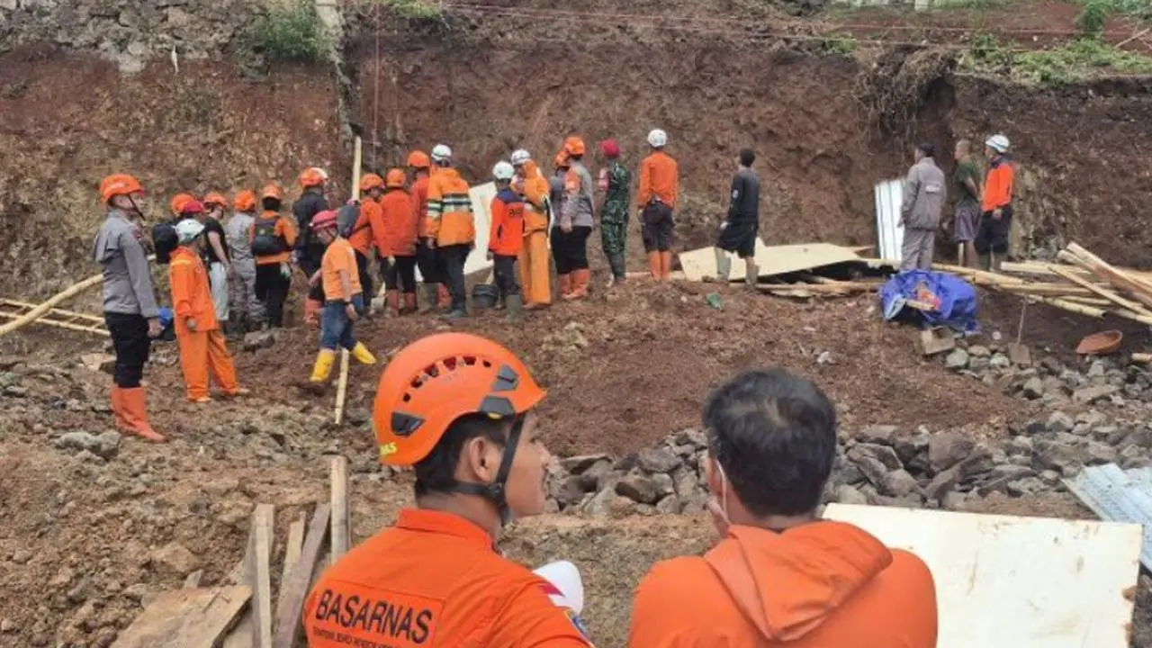 Empat Pekerja Meninggal Dunia Akibat Longsor di Jatinangor, Proses Evakuasi Resmi Berakhir