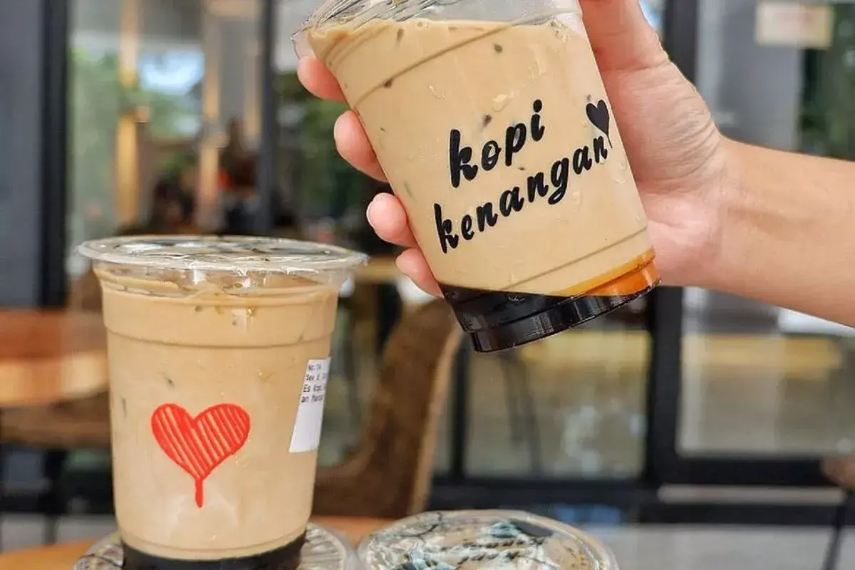 Review Toffee Nut Series Kopi Kenangan: Minuman Wajib Coba Sebelum Liburan Usai