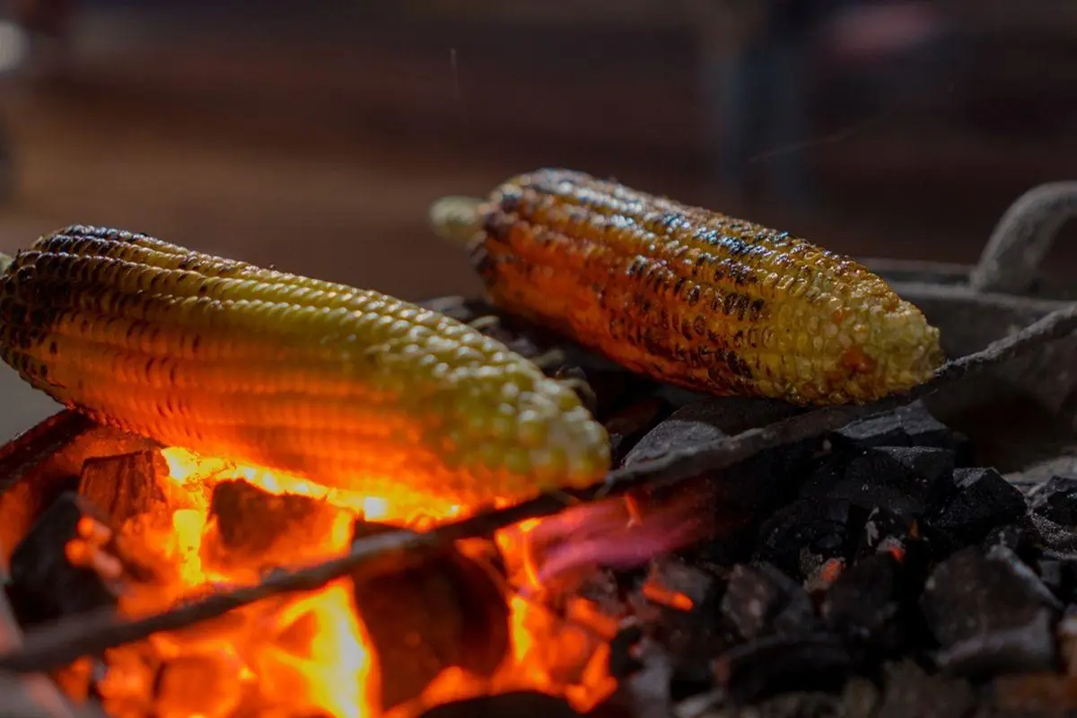 Rahasia Bumbu Jagung Bakar Kaki Lima: Cara Bikin Olesan Pedas Manis yang Nendang untuk Tahun Baruan