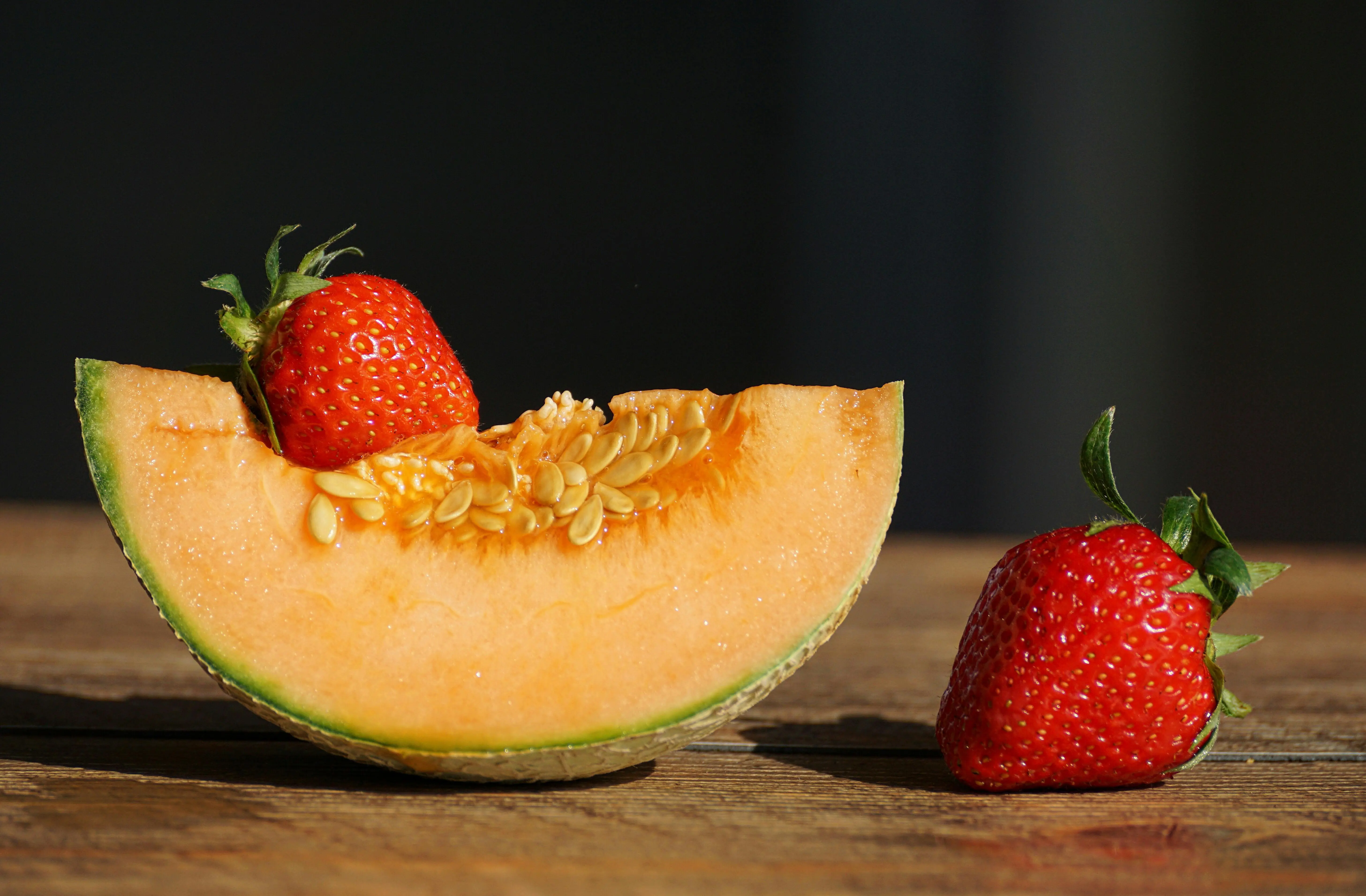 Jejak Sejarah Melon: Buah Eksotis yang Menjelajahi Dunia Sebelum Sampai ke Meja Makan Kita