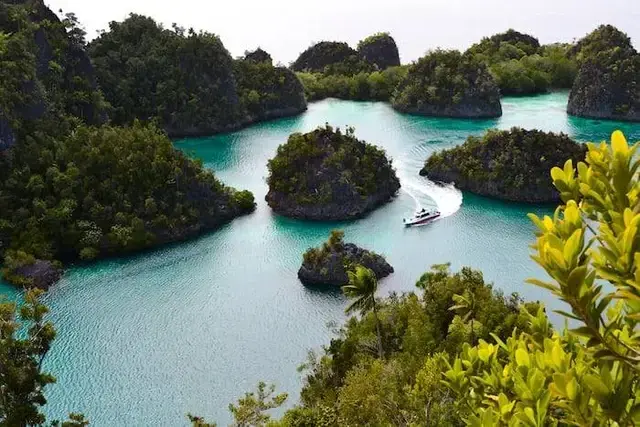Surga Tersembunyi di Balik Tebing Cihurip, Leuwi Tonjong Garut Sensasi Wisata Air yang Eksotis