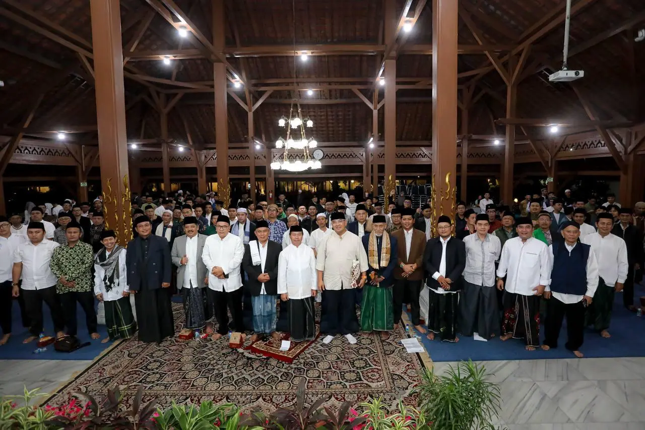 Spiritualitas di Pendopo: Ratusan Ulama dan Santri Gelar Doa Bersama untuk Keberkahan Kota Bandung