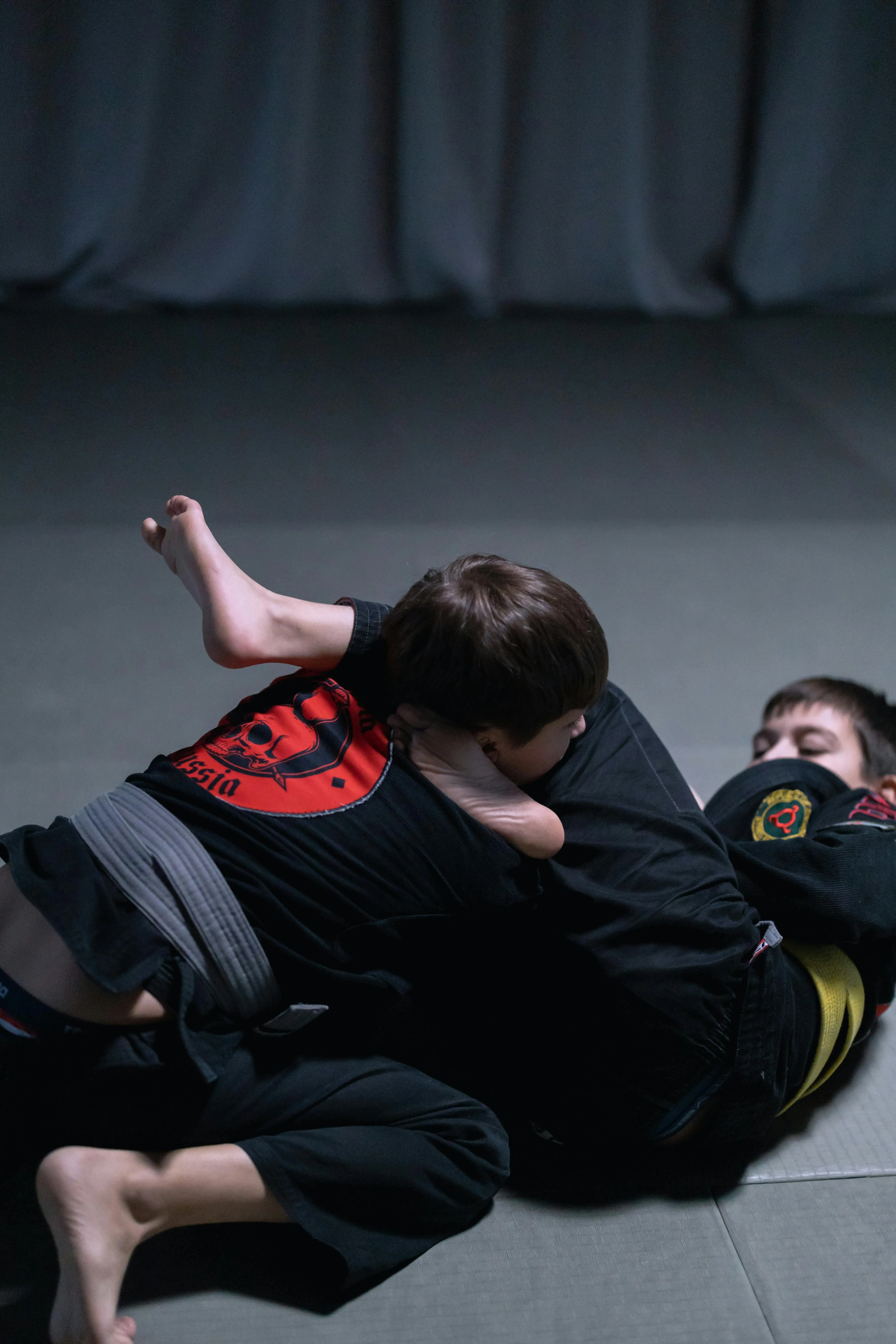 Seni Menaklukkan Lawan di Matras: Membedah Taktik Ground Game Jiu Jitsu Modern