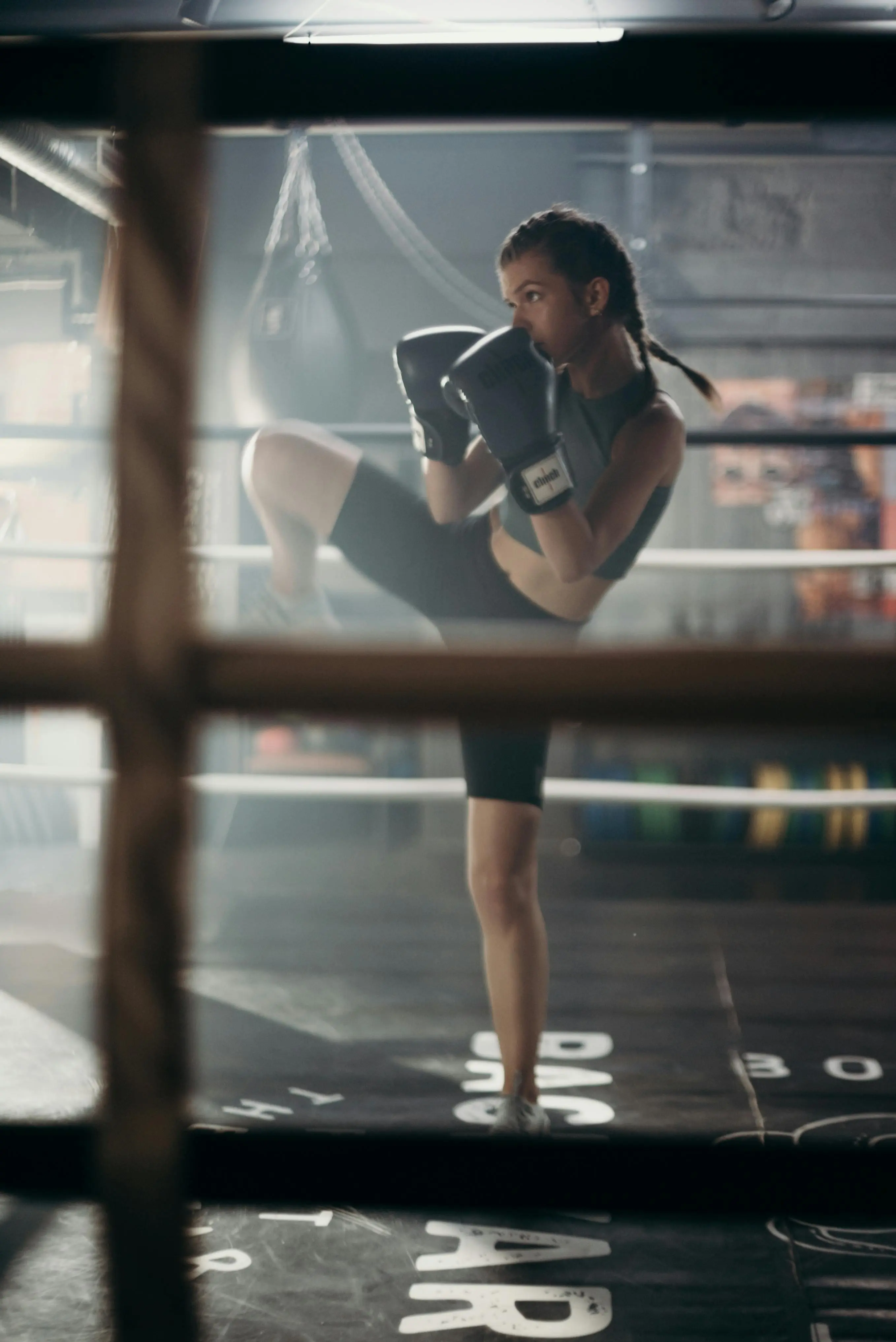 Footwork dalam Tinju: Kunci Efisiensi Energi dan Kekuatan Pukulan Mematikan