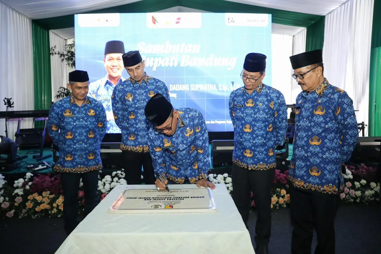 Bupati Bandung Resmikan Koperasi dan Pujasera KORPRI BEDAS