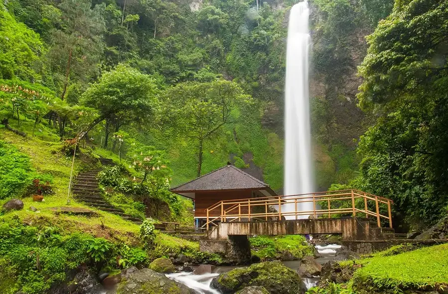 Akhir Pekan Lebih Rileks, Ini Rekomendasi Wisata Sejuk di Jawa Barat