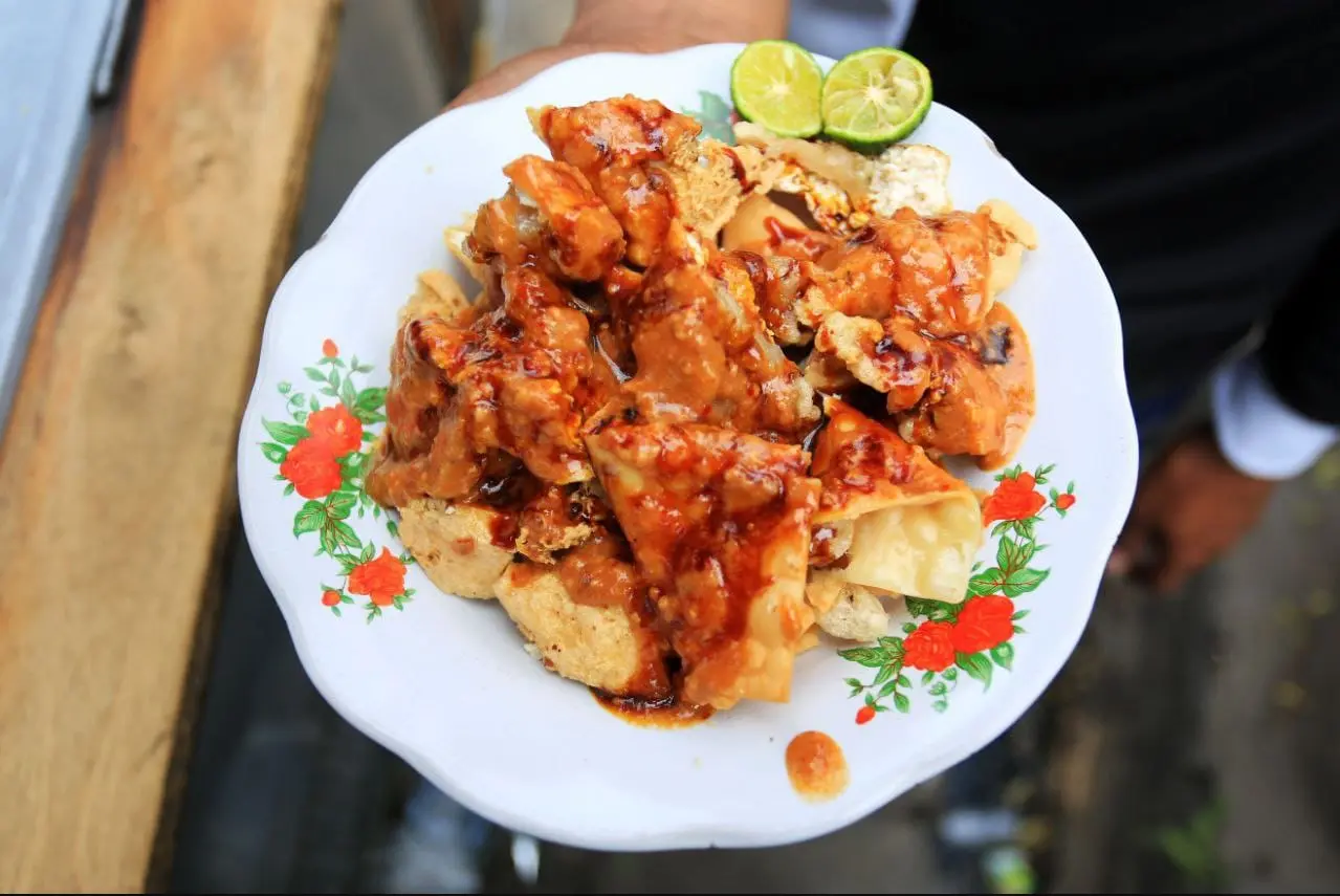 7 Kuliner Khas Bandung yang Wajib Dicoba Saat Liburan Tahun Baru
