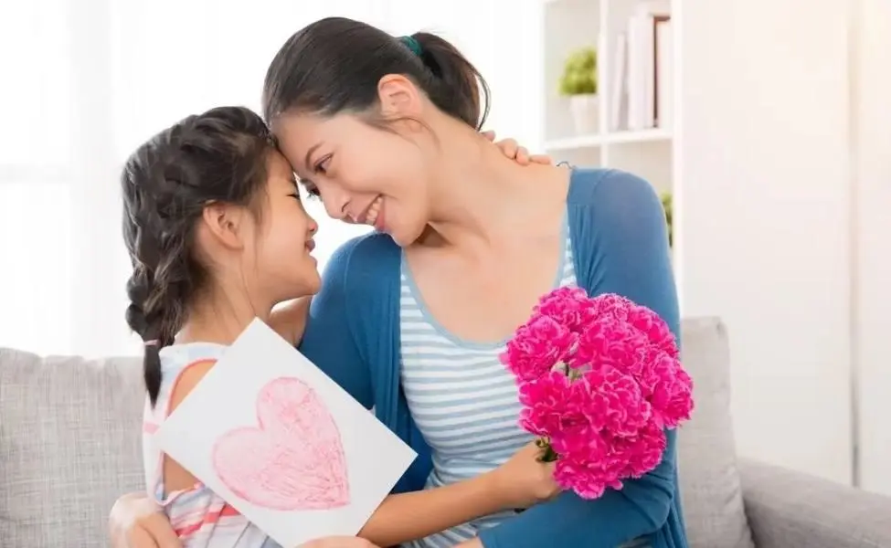 7 Hal Kecil yang Bisa Dilakukan Anak untuk Membahagiakan Ibu Setiap Hari