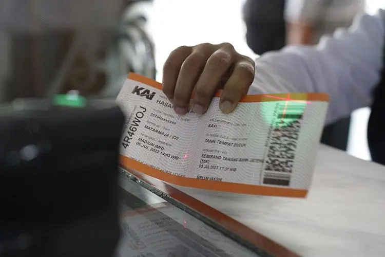Lonjakan Penumpang Bikin Harga Tiket Kereta Mahal Saat Musim Liburan