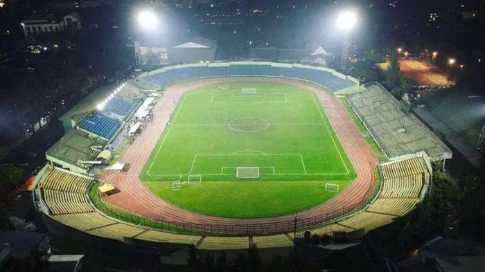 Stadion Siliwangi Jadi Ikon Sport Tourism: Pemkot Bandung dan Persib Gelar Aksi Bebersih