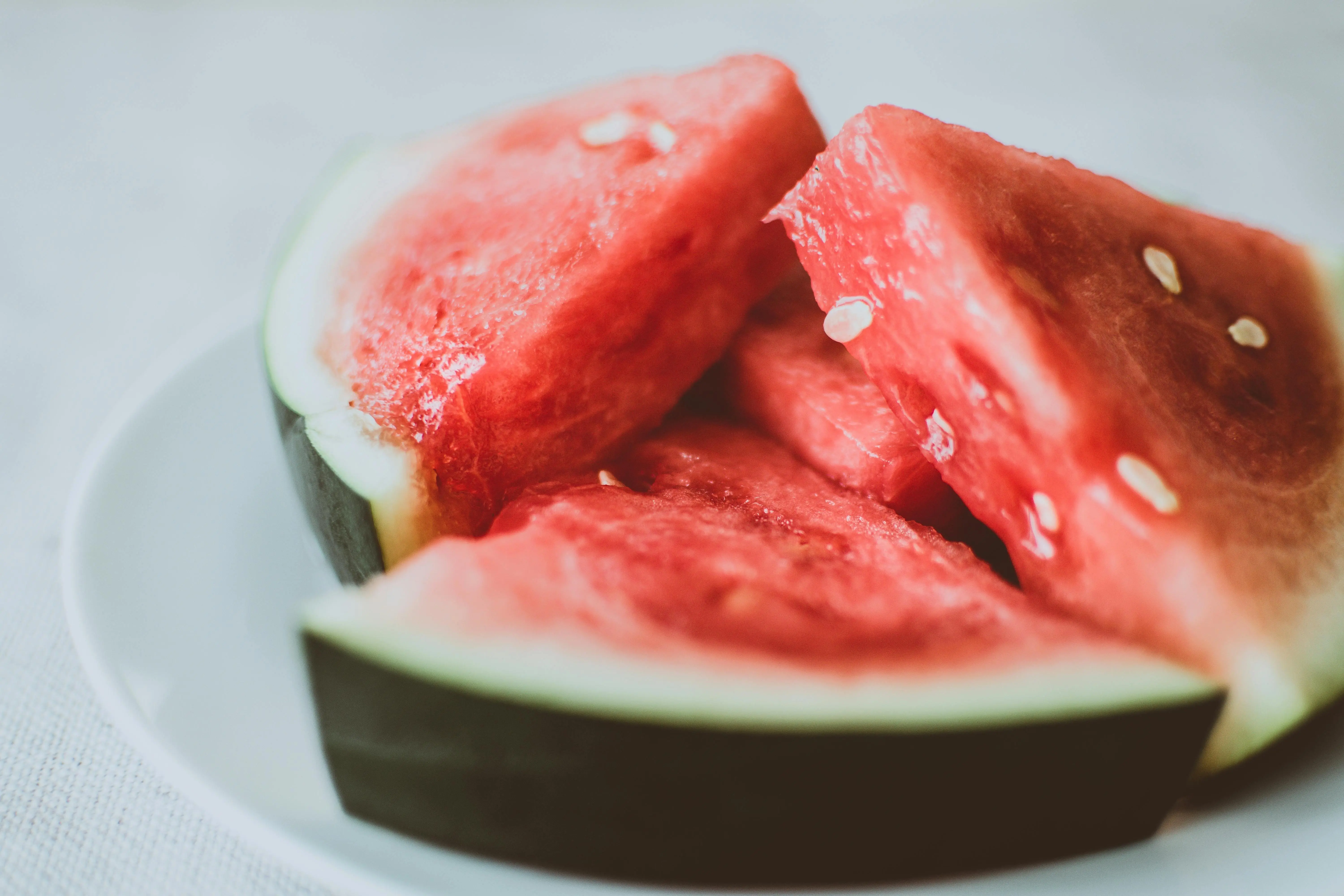 Rahasia Kulit Glowing Alami, Cek Manfaat Buah Semangka yang Jarang Diketahui