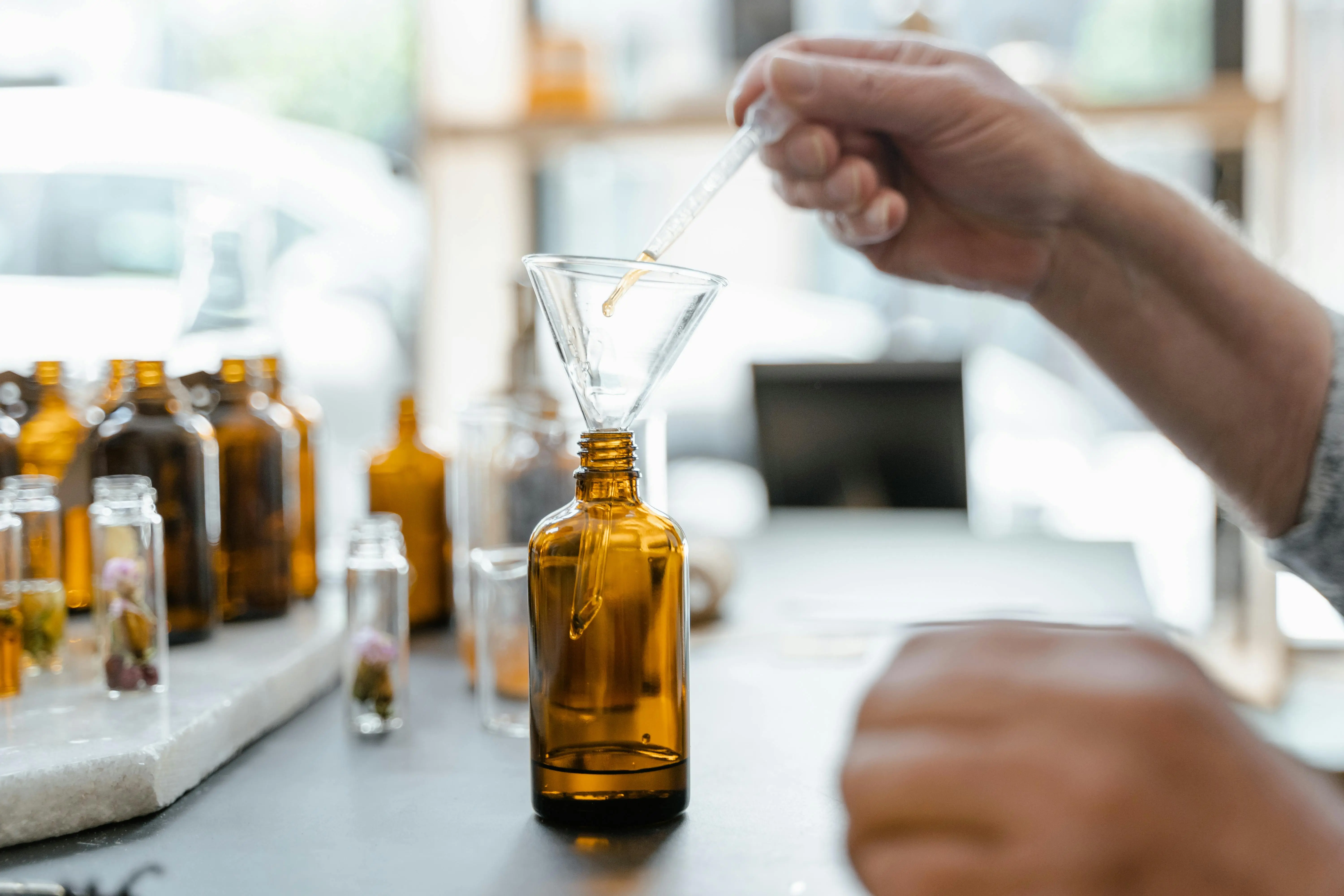 Evolusi Industri Parfum Global: Dari Simbol Bangsawan hingga Gaya Hidup Gen Z