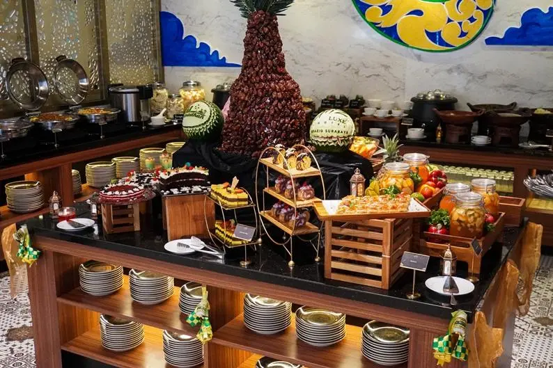 Promo Nataru 2025, Whiz Luxe Spazio Surabaya Hadirkan AYCE Bertema Carnival Natal
