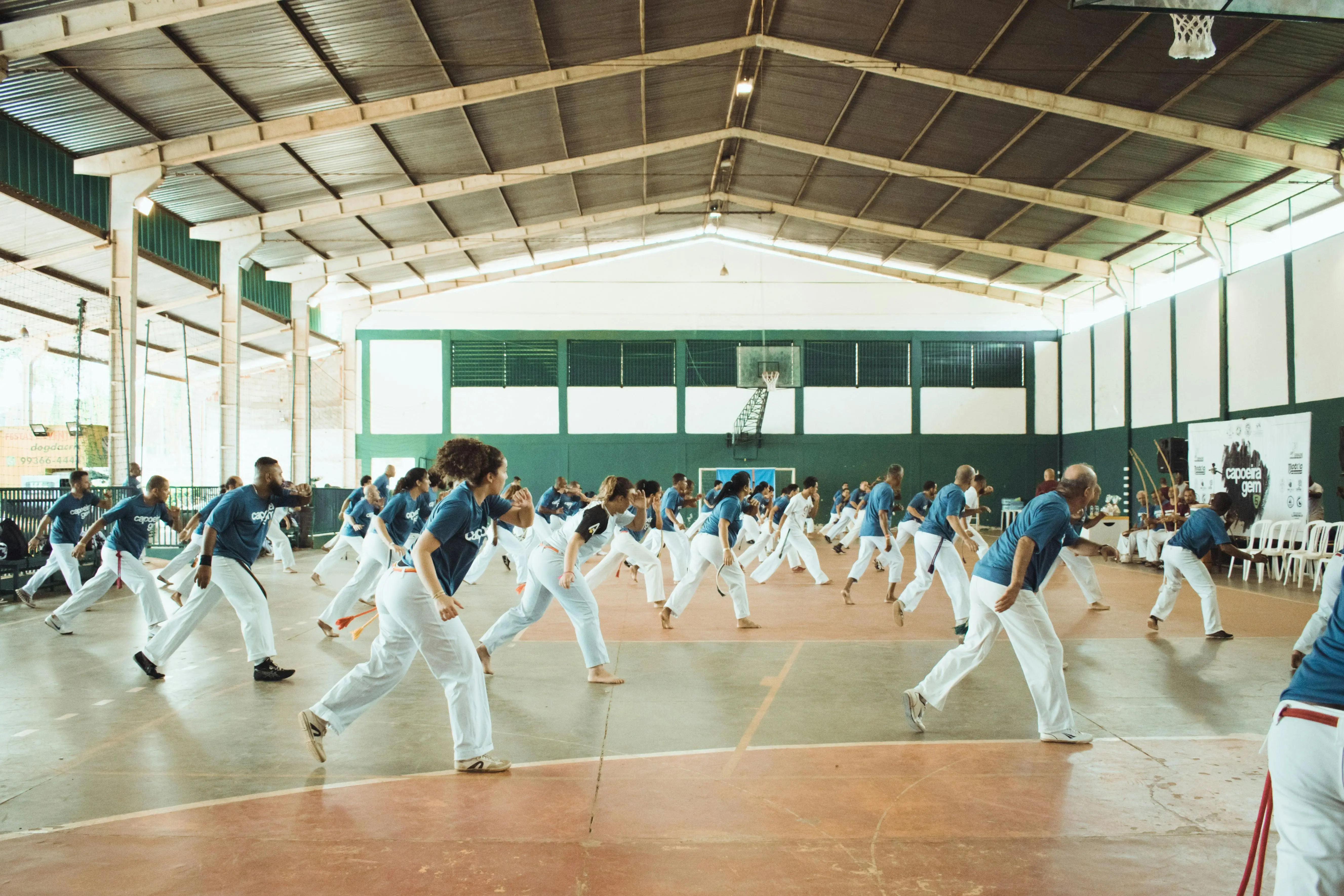 Capoeira: Bukan Sekadar Tarian, Seni Bela Diri Akrobatik Afro-Brasil yang Bikin Dunia Terkesima
