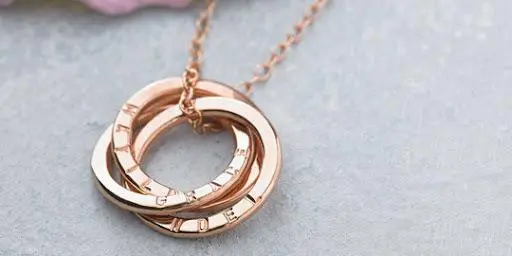 Tak Hanya Soal Warna, Ini Perbedaan Emas Rose Gold dan Emas Kuning