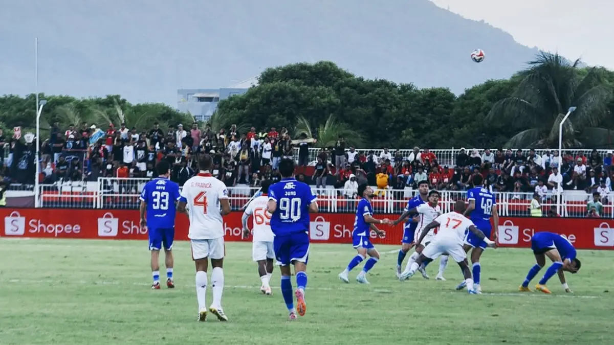 Dibobol Mantannya! Persib Bandung Takluk Ditangan Malut United