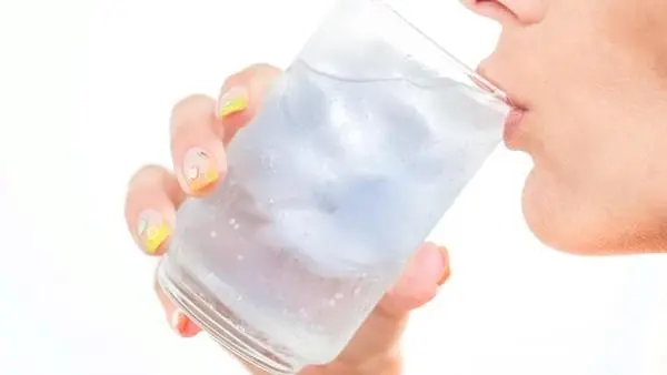 Mitos atau Fakta: Apakah Minum Es Saat Haid Berbahaya? Cek Faktanya di Sini!