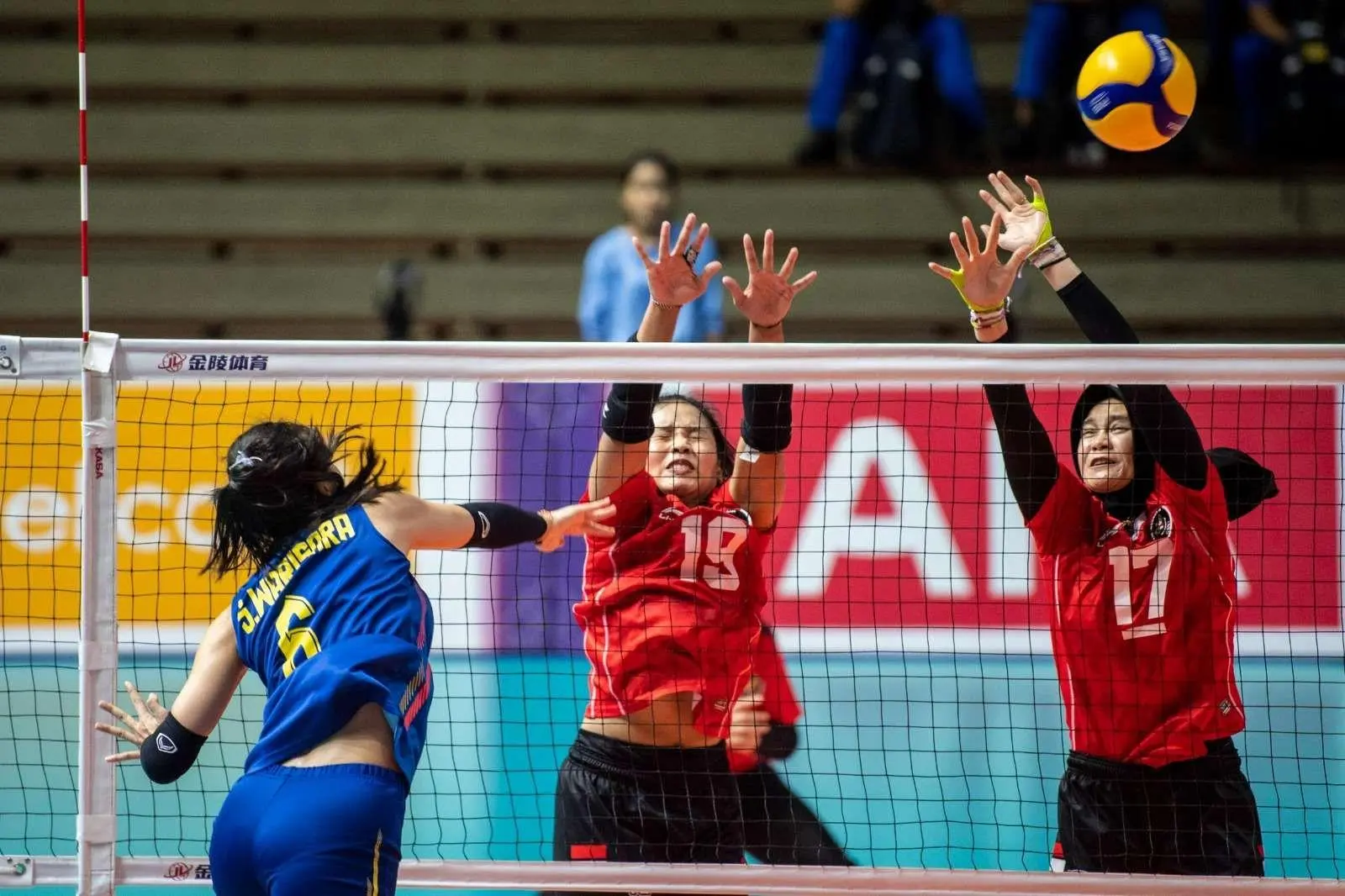 Kalahkan Myanmar, Indonesia Pastikan Tempat di Semifinal Voli Putri SEA Games 2025