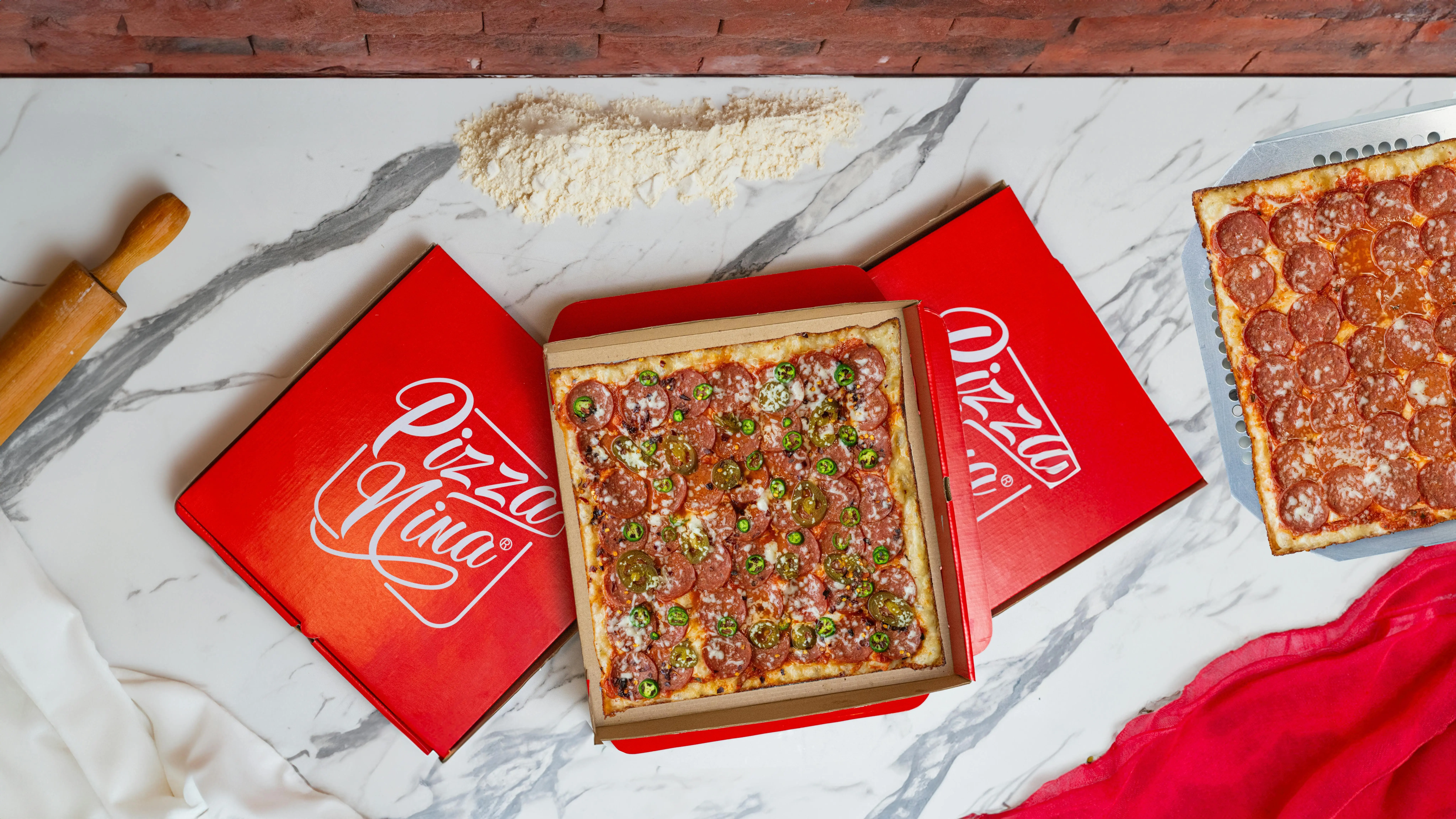 Lebih dari Sekadar Persegi: Sejarah dan Popularitas Pizza Detroit yang Mengguncang Amerika