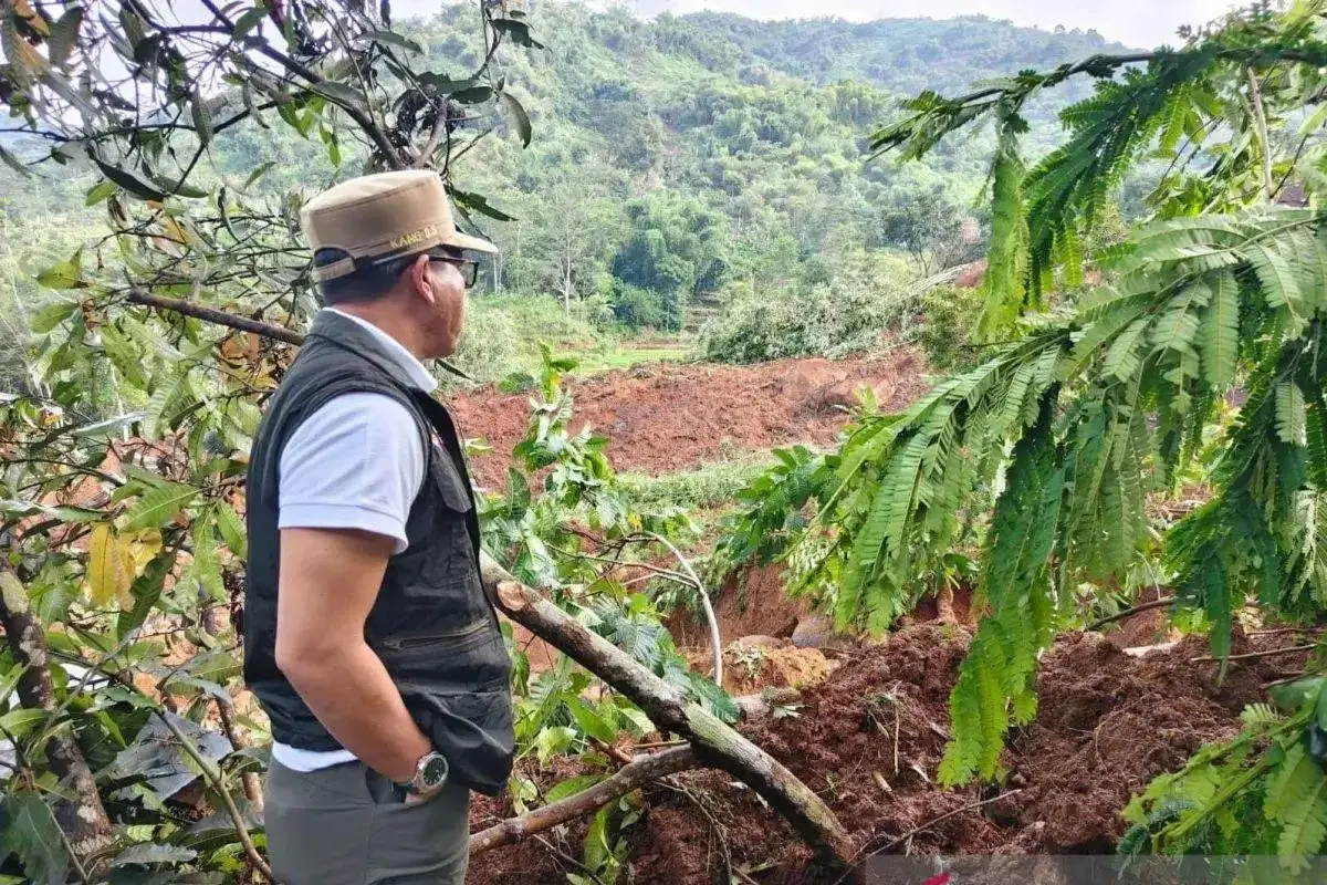 Bupati Bandung Pimpin Pencarian Tiga Warga Tertimbun Longsor di Arjasari, Status Tanggap Darurat Ditetapkan