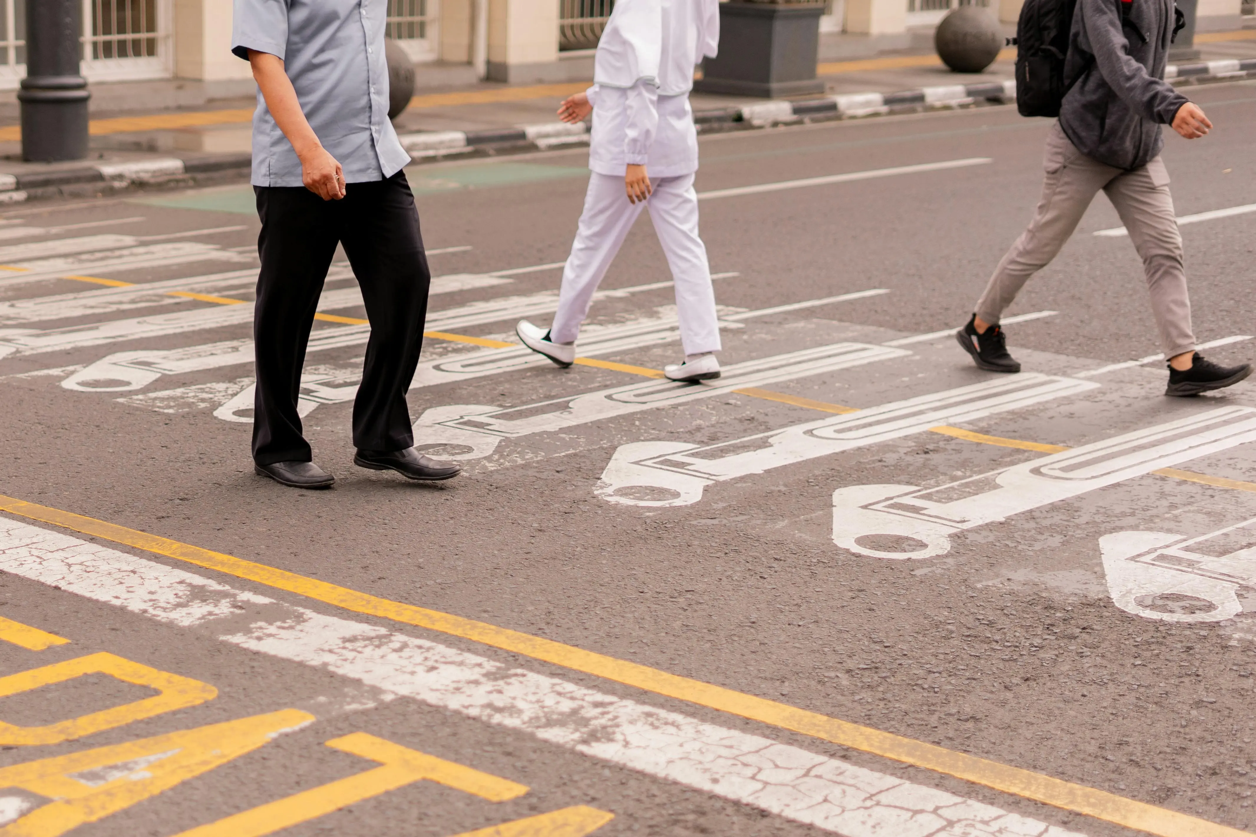 Panduan Jalan Kaki Aman di Kota: Tips Menghindari Risiko Lalu Lintas