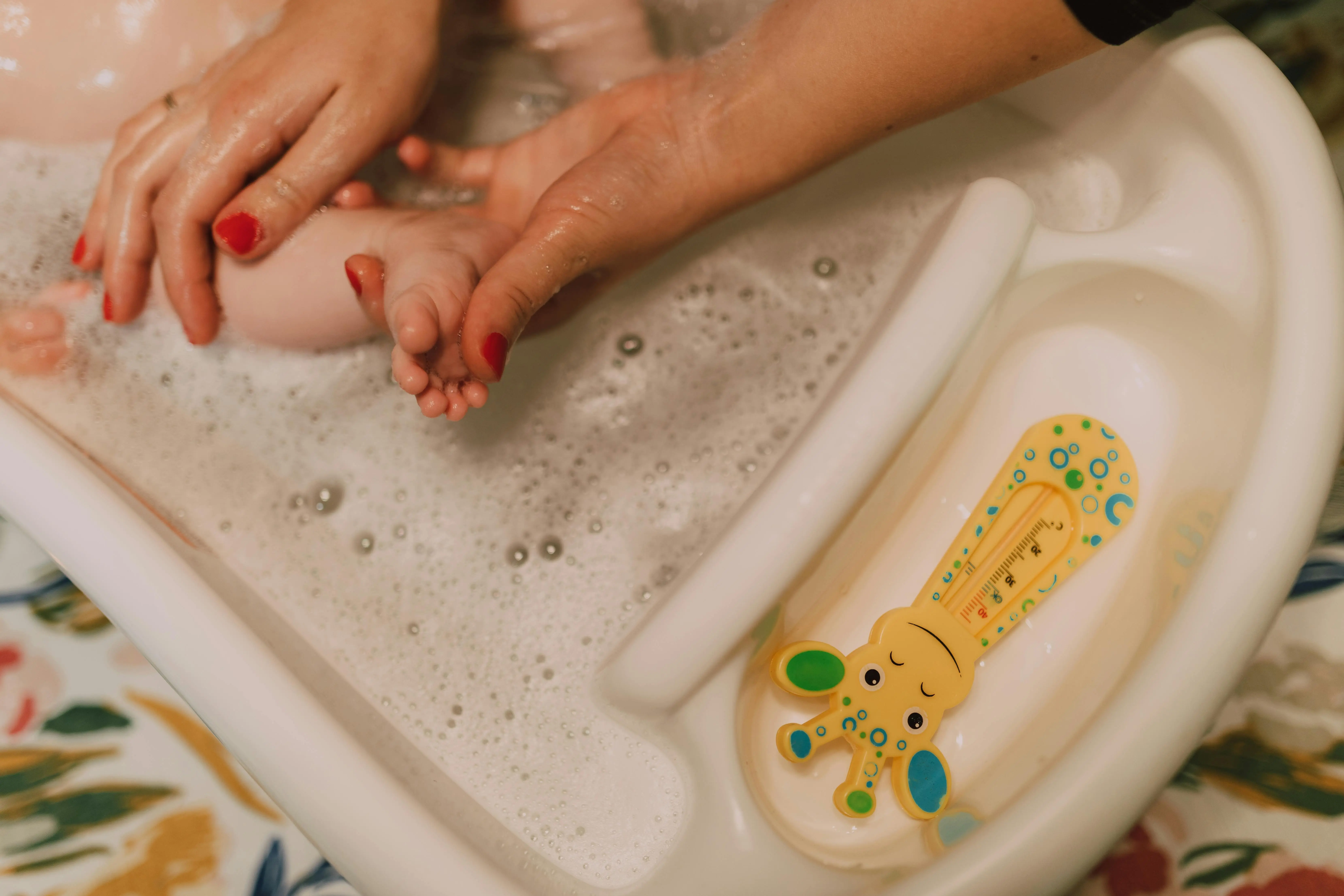 Sabun untuk Bayi: Komposisi Aman dan Saran Pediatrik