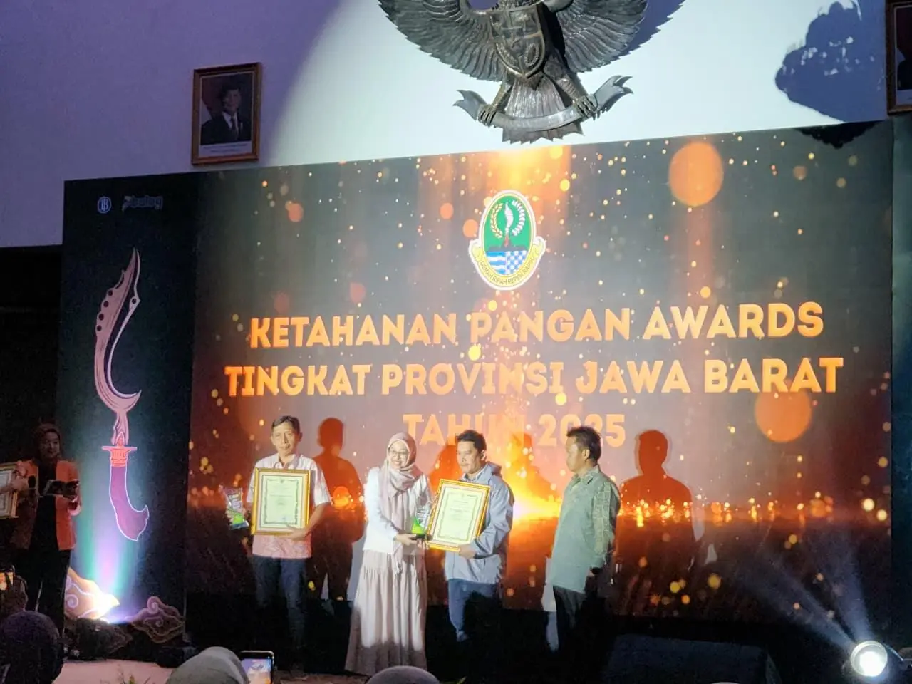 Kota Bandung Raih Penghargaan untuk Kategori Cadangan Pangan Pemerintah Daerah pada Gelaran Ketahanan Pangan Award 2025