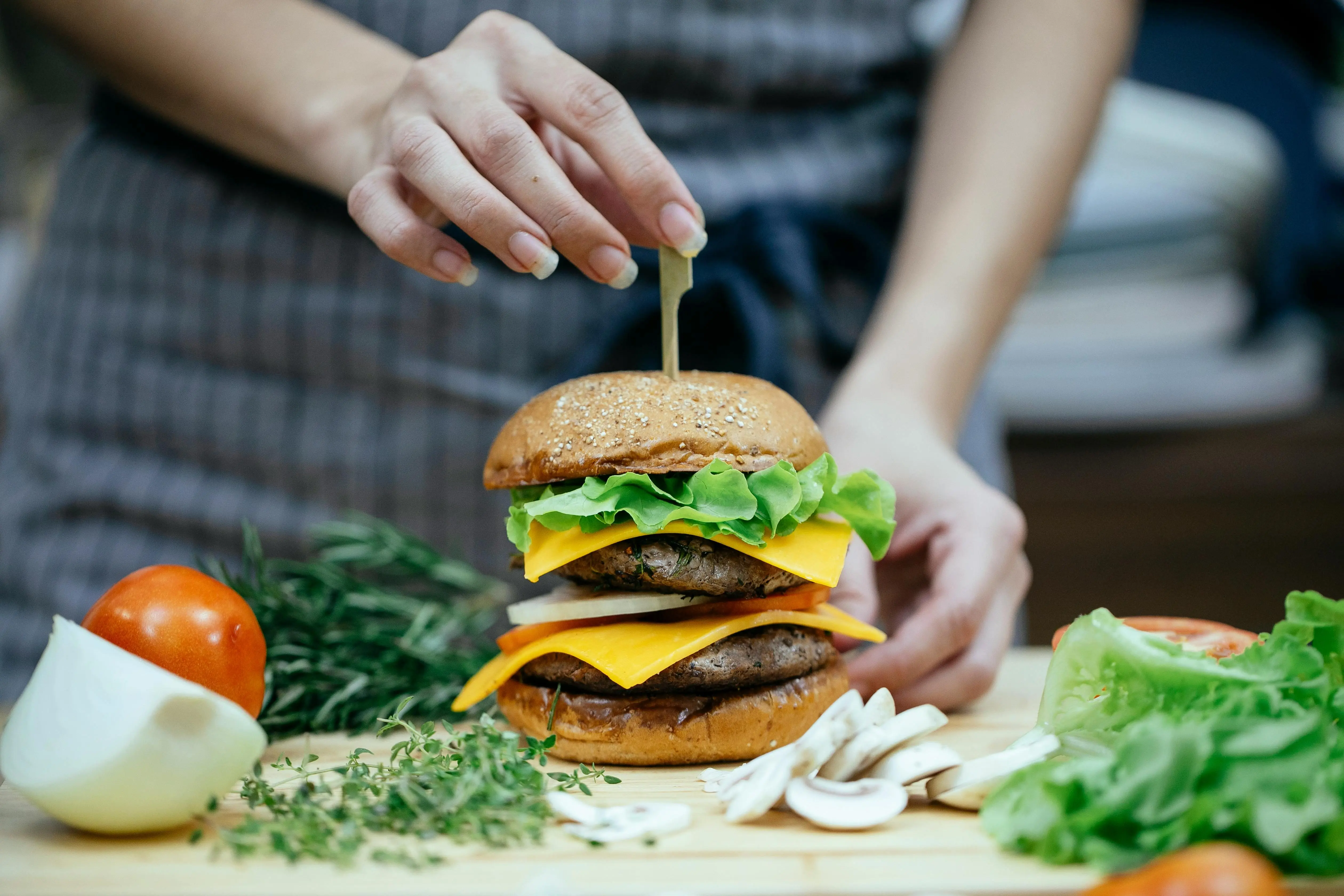 Kombinasi Sempurna di Pagi Hari: Rahasia Kelezatan Burger Breakfast Kaya Rasa