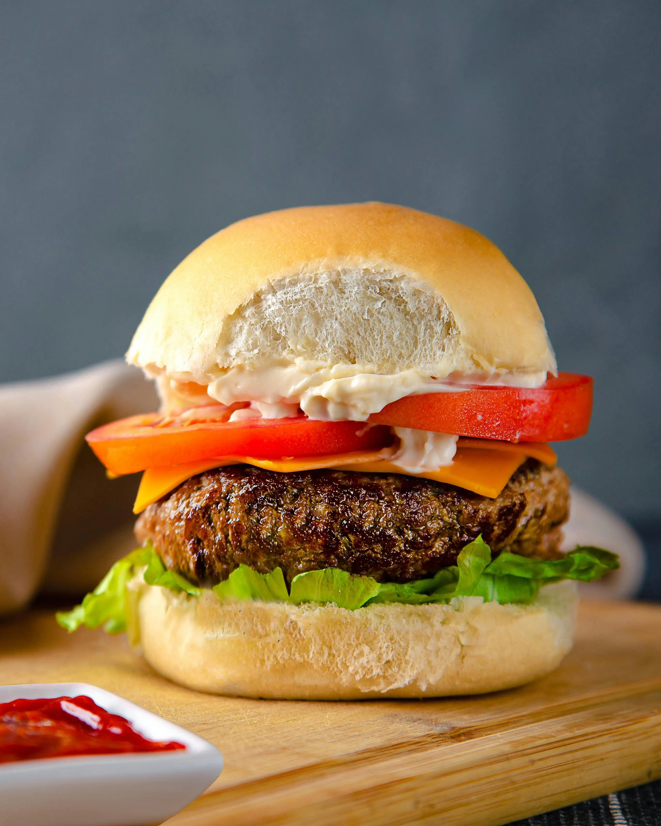 Patty Sehat: Cara Memaksimalkan Kelembutan Daging Burger Secara Alami