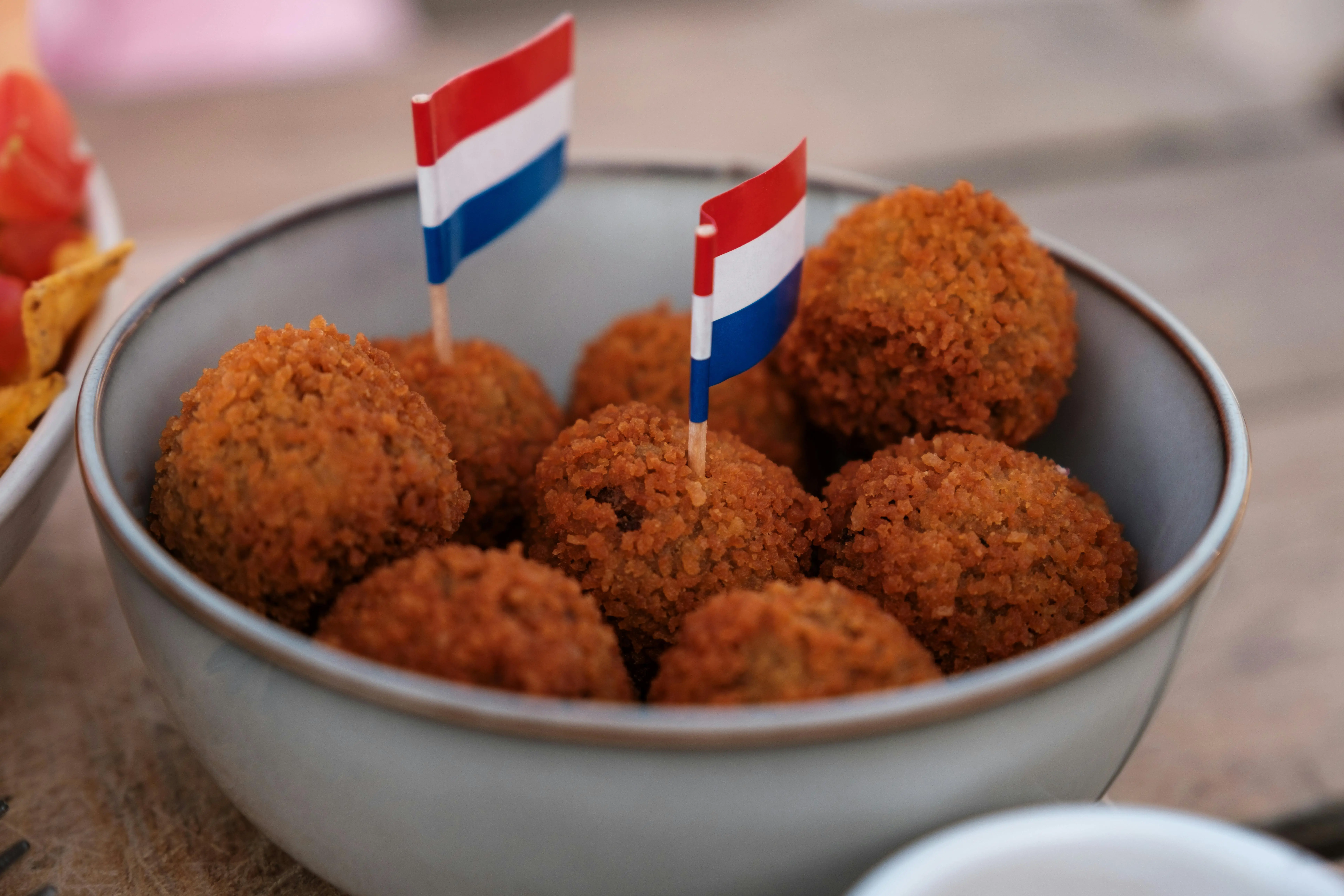 Kerenyahan Luar, Kelembutan Dalam: Keajaiban Kroket Khas Negeri Kincir Angin