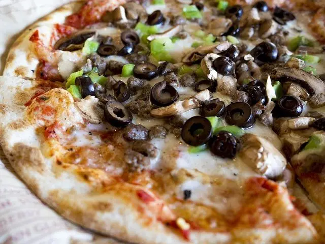 Bukan Hanya Makanan: Memahami Sejarah dan Filosofi Pizza Margherita yang Ikonik