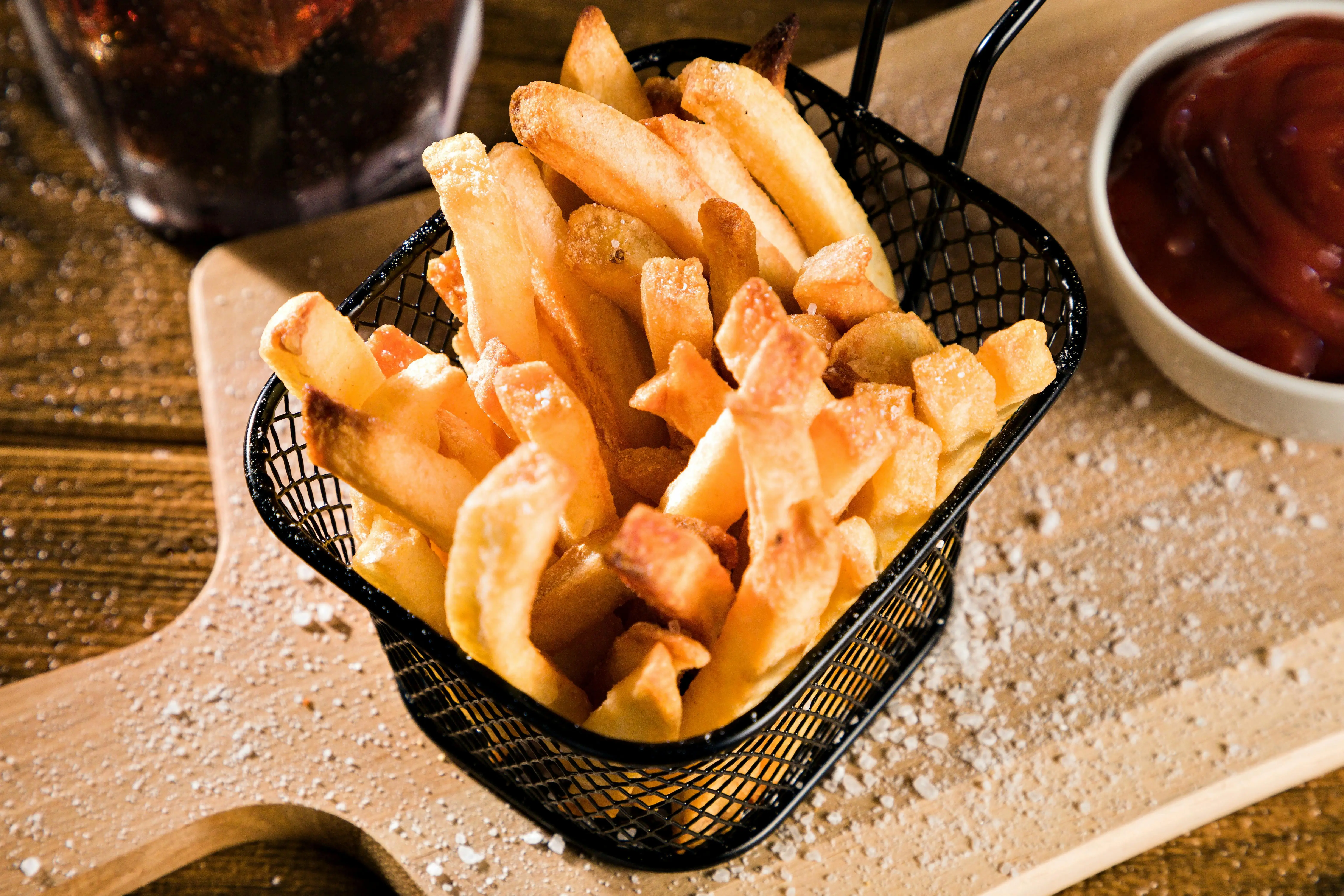 Bukan Hanya Kentang: Menguak Bahan Tersembunyi dan Tantangan Gluten pada French Fries