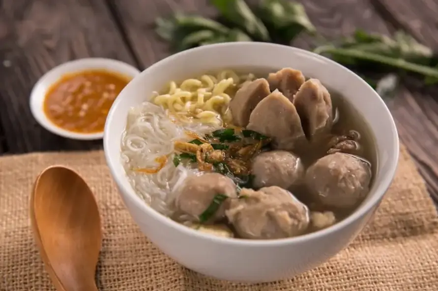 5 Kuliner Lokal Indonesia yang Paling Pas Dinikmati Saat Hujan, Hangat dan Nikmat