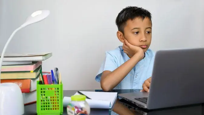 5 Tips Mengatur Waktu Belajar Online di Rumah Agar Anak Tetap Fokus dan Produktif