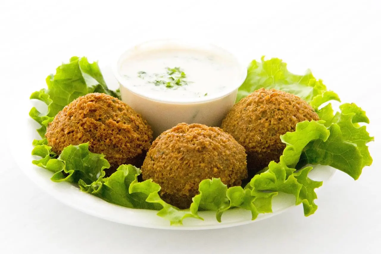 Falafel Kairo: Camilan Nabati dari Timur Tengah yang Mendunia
