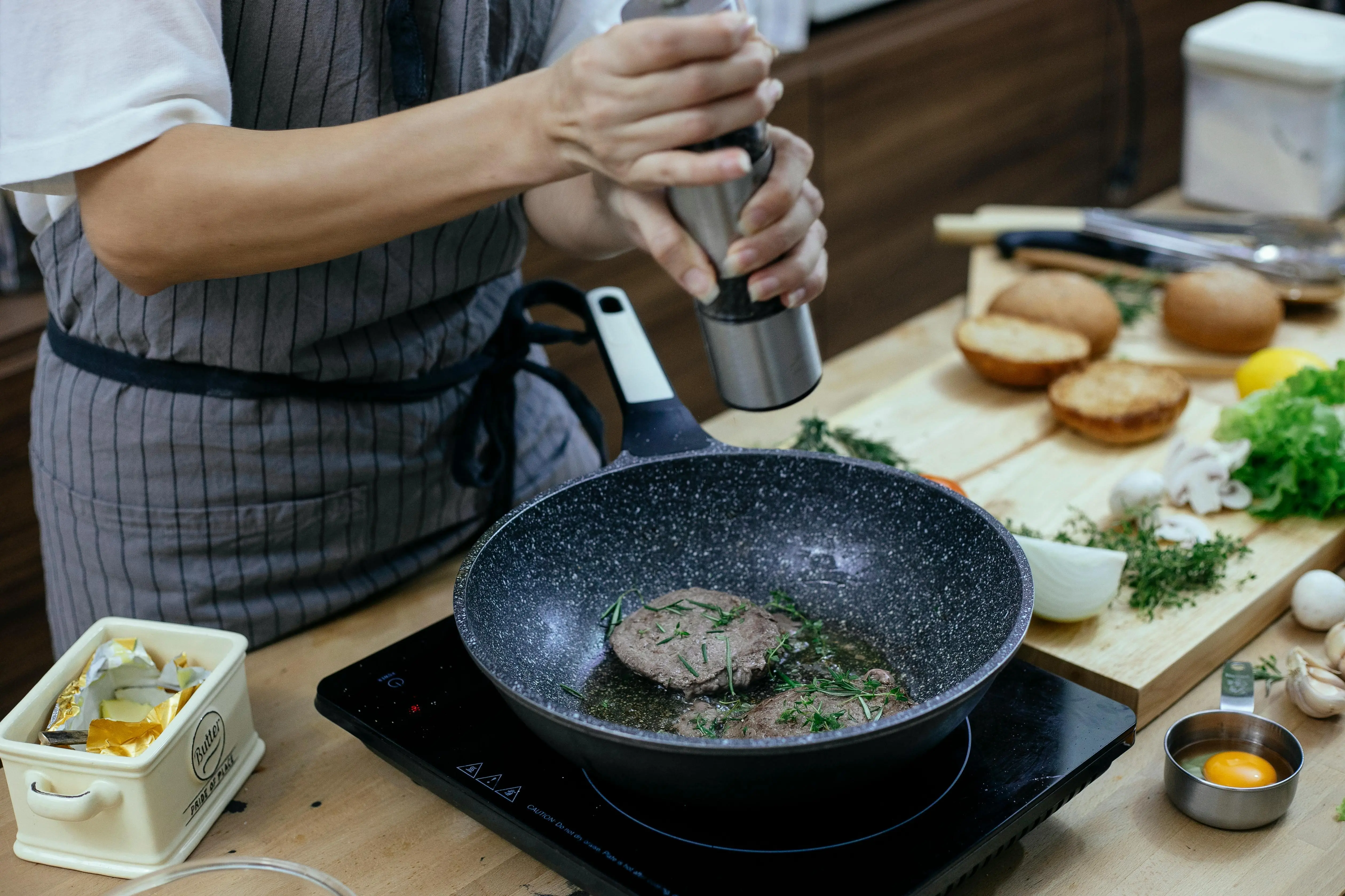 Inovasi Dapur Sehat: Resep Patty Jamur Umami Pengganti Daging Burger