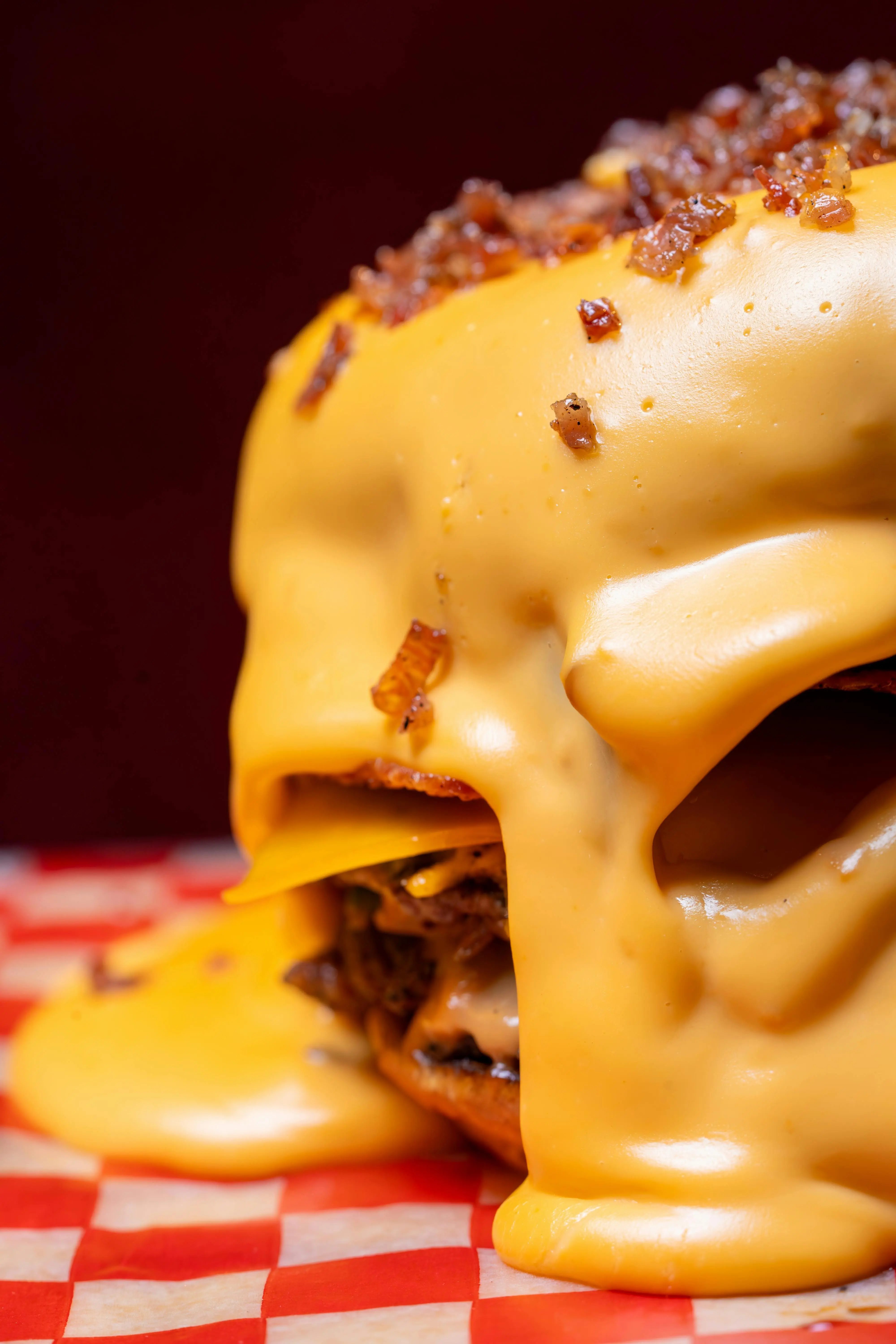 Bukan Sekadar Makanan: Nostalgia dan Kenyamanan di Balik Cheeseburger Favorit