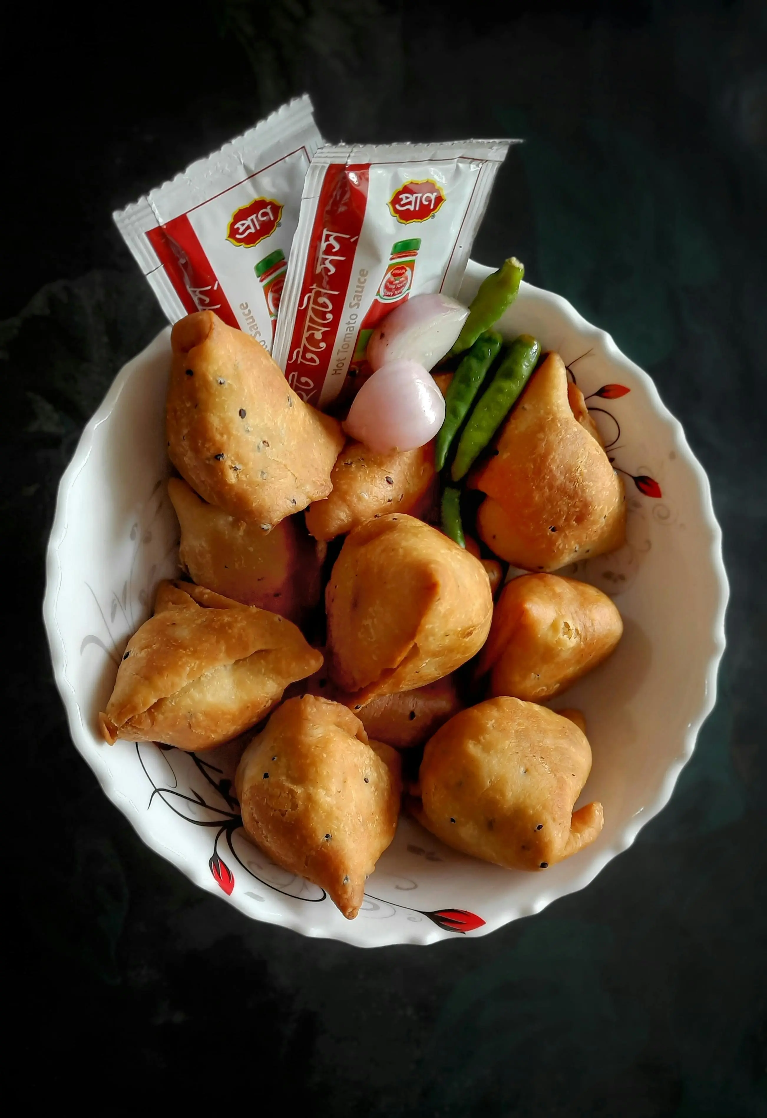 Ledakan Rasa Dalam Setiap Gigitan: Kenapa Pakora Jadi Camilan Goreng Ikonik?