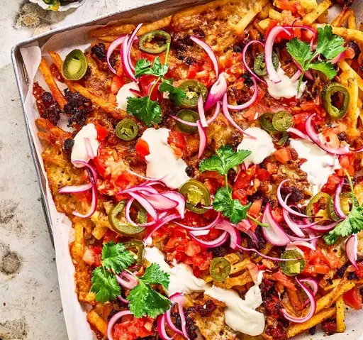Perpaduan Sempurna antara  Daging Juicy, Keju Meleleh, dan Kentang Goreng Renyah Inilah Loaded Fries