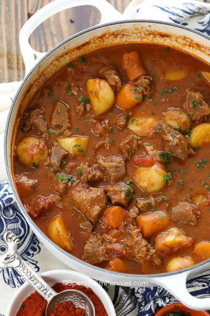 Pedas Menghangatkan: Menyingkap Rahasia Goulash Klasik dari Budapest