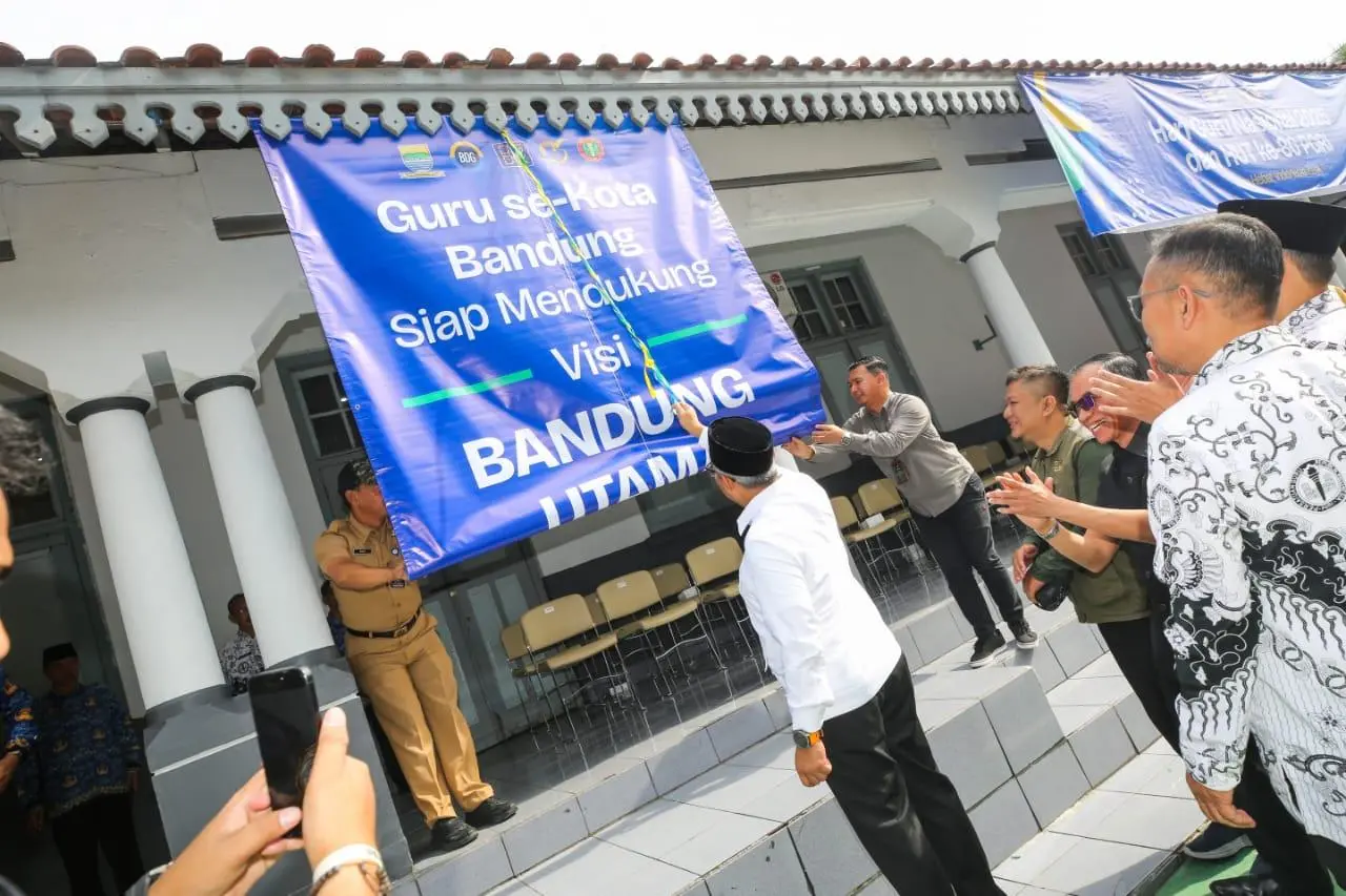 Hari Guru 2025, Farhan: Guru Adalah Teladan, Penggerak, Sekaligus Agen Perubahan