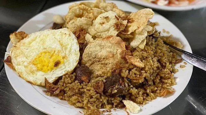 Kuliner Malam Dekat Stasiun Pasar Turi: Pilihan Lezat untuk Traveler dan Warga Lokal