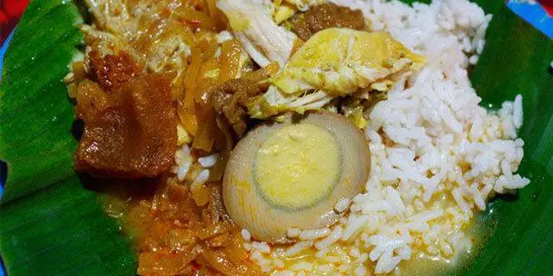 Menjelajah 5 Kuliner Malam Populer di Simpang Lima Semarang yang Selalu Ramai Pemburu Makan Enak