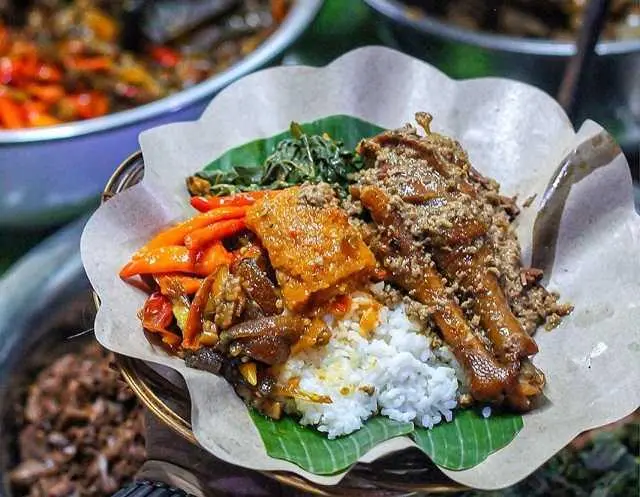 Kuliner Malam Jogja: 5 Rekomendasi Tempat Enak yang Selalu Ramai Pemburu Makan Malam