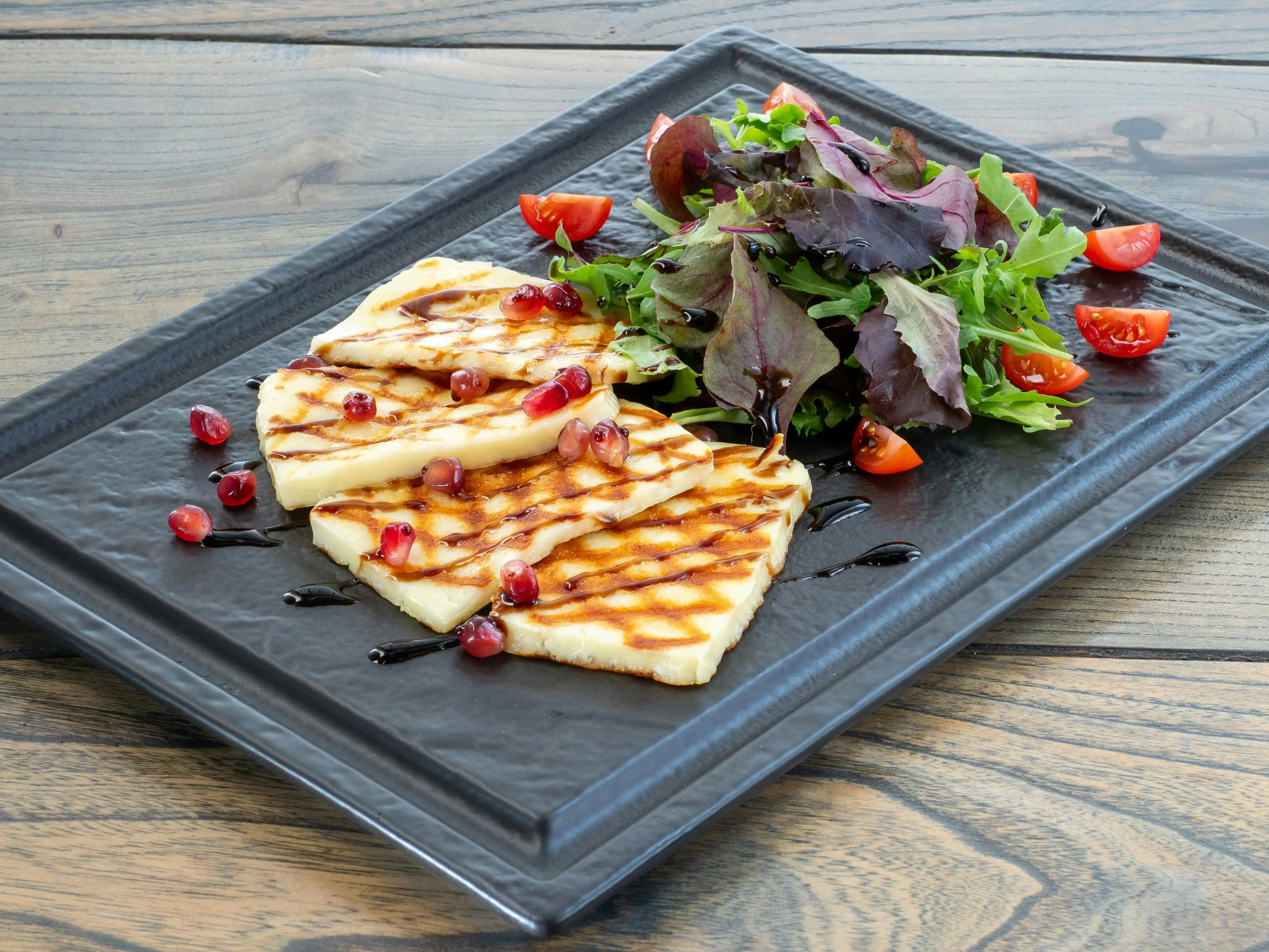 Halloumi: Mengapa Keju Siprus Ini Tahan Panas dan Tidak Mudah Meleleh?