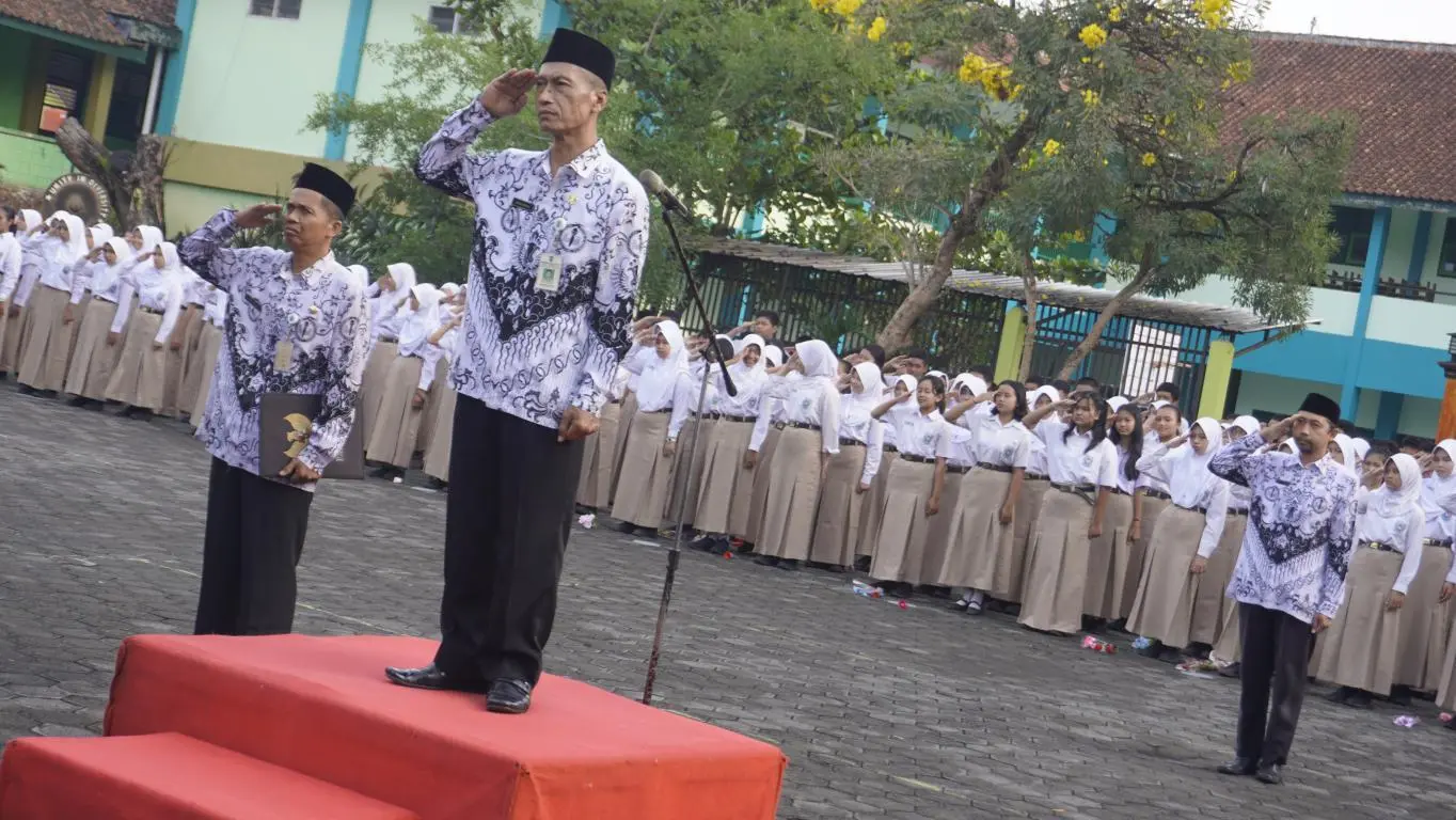 Kumpulan Ucapan Selamat Hari Guru Nasional 2025 untuk Siswa SMP