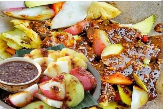Cara Membuat Bumbu Rujak Tanpa Kacang yang Tetap Kental dan Tahan Lama